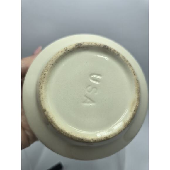 Vintage Beehive Cream Cereal/Berry Pottery Bowl - 4-1/2" Diameter, Marked USA - Picture 4 of 4